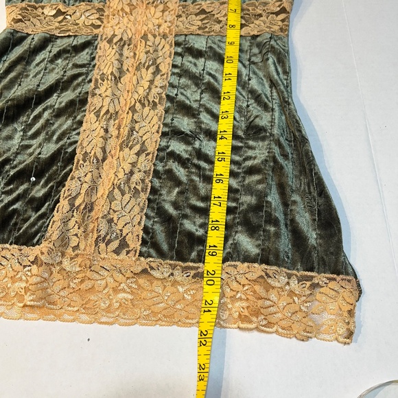 Crushed Velvet and Lace Sleeveless Camisole Top - Picture 5 of 8